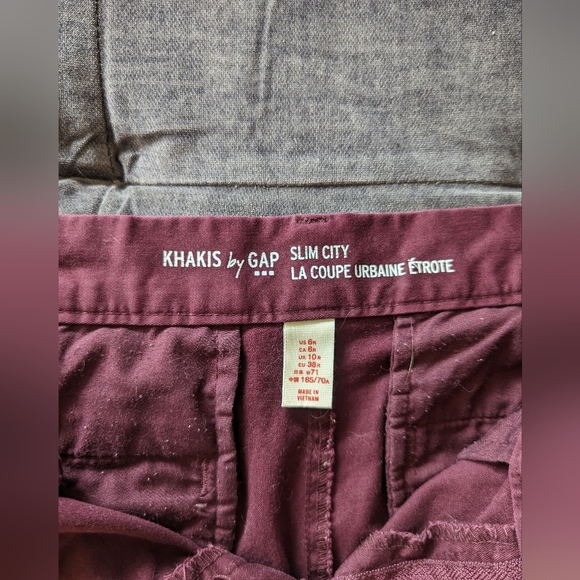 GAP, Maroon Capris, Size 6 - Picture 2 of 5